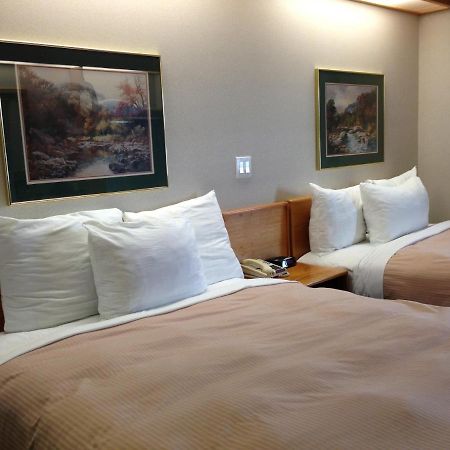 Canadas Best Value Inn Langley/Vancouver Esterno foto