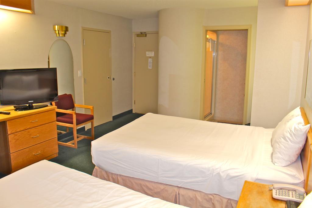 Canadas Best Value Inn Langley/Vancouver Esterno foto