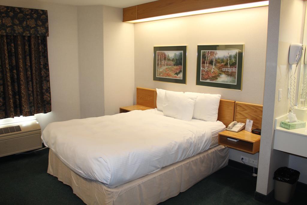 Canadas Best Value Inn Langley/Vancouver Esterno foto